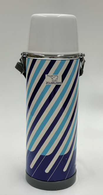 図 4.10　携帯用魔法瓶の外観（象印マホービン KN 型） 4）