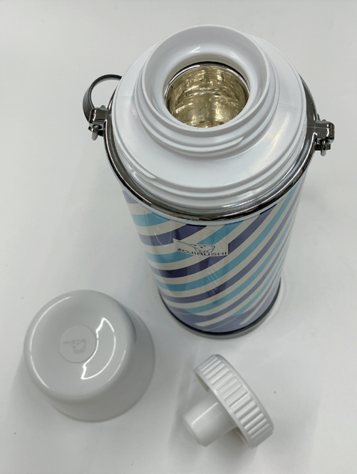 図 4.10　携帯用魔法瓶の外観（象印マホービン KN 型） 4）