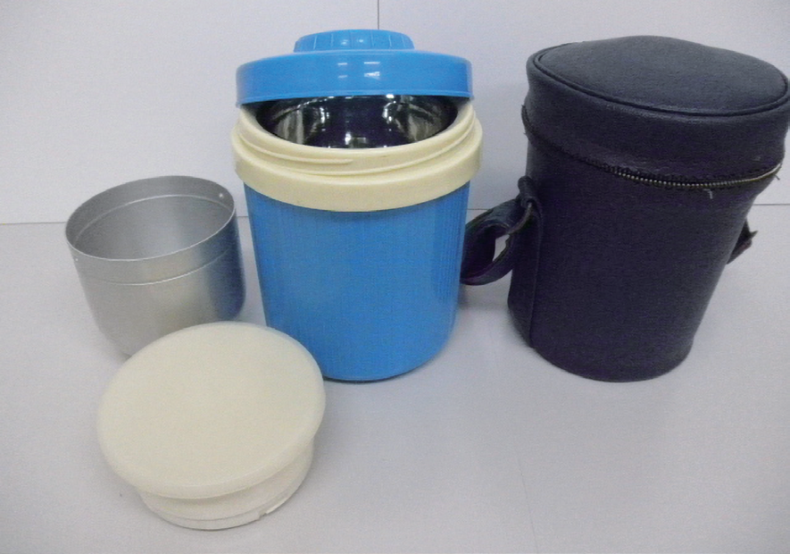 図 4.14　業界初の広口瓶利用の弁当箱（グロリア魔法瓶） 6）