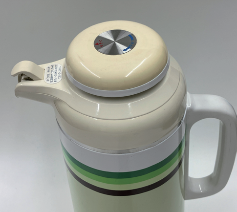 図 4.23　中栓連動フラップ付きハンドポットの外観