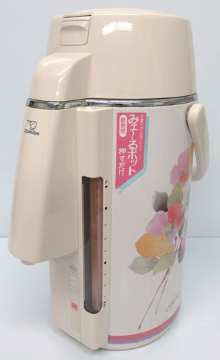 図 5.26　水量計付きエアーポットの外観<br>（象印マホービン VPZ 型） 1）