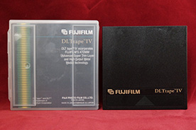 コンピュータ用塗布型磁気テープ　富士フイルムDLT tape Ⅳ（型式名：データカートリッジ DLTⅣ FB D）